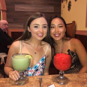 Meet your Posher, Flora